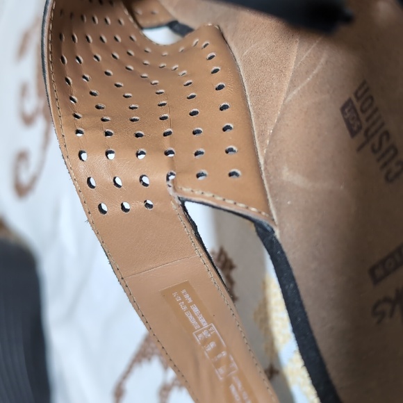 Sz 8 Clark's Black Wedge Sandals - Picture 8 of 8